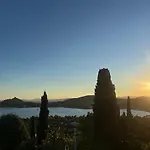 Sea View House On Foot Cote D'azur Semesterbostad