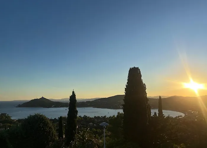 Sea View House On Foot Cote D'azur Semesterbostad